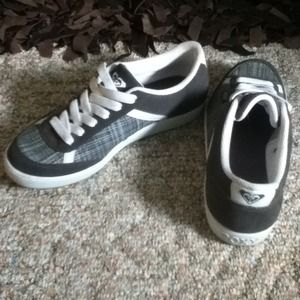 Only worn a couple of times. Look like new.