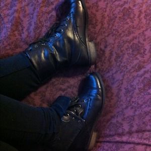 High ankle combat boots