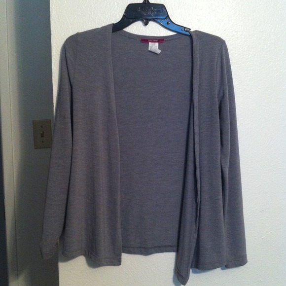 💛*SOLD*Grey sweater
