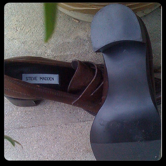 Never Worn Leather Pointy Toe Boot Shoe. - Picture 2 of 3