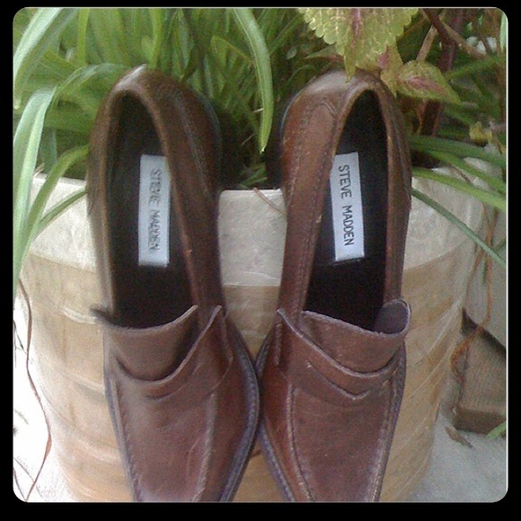 Never Worn Leather Pointy Toe Boot Shoe. - Picture 3 of 3