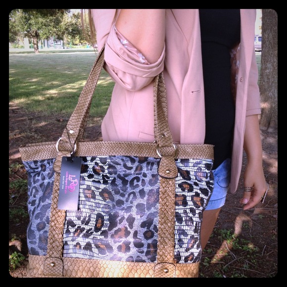 Handbags - ✨SOLD! Animal Print Bag NWT!✨