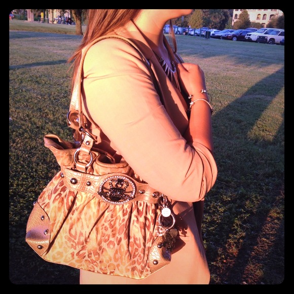 Kathy Van Zealand Handbags - 🎀SOLD🎀Animal Print Kathy Van Zealand Purse!!!