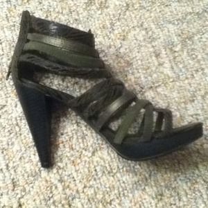 Never worn outside the house!!