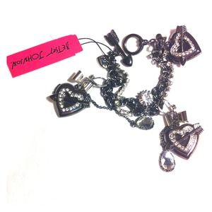 Betsy Johnson *reserve*