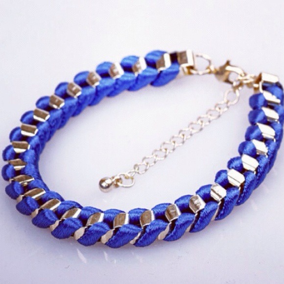 🎀Reserve🎀 Blue Braided gold metal bracelet.