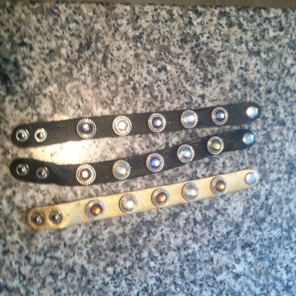Studded bracelets - Picture 2 of 3