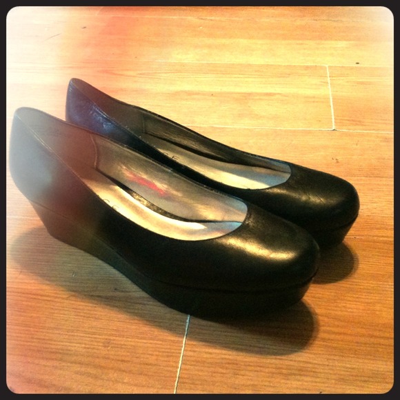 RESERVED! black RAMPAGE wedges👠