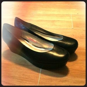 RESERVED! black RAMPAGE wedges👠