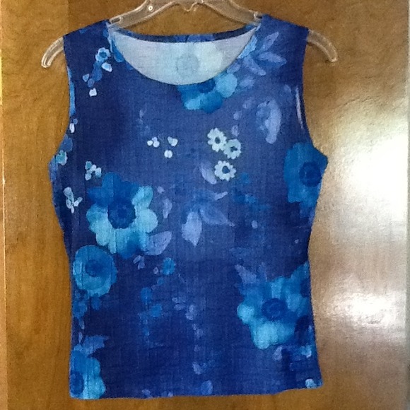 Charlotte Russe beautiful blue floral tank top, S