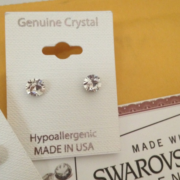 🆕Swarovski Elements Genuine Crystal Studs