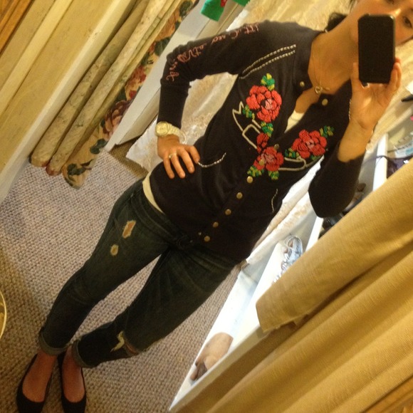 Charlotte Tarantola cardigan. 2012.2059.17