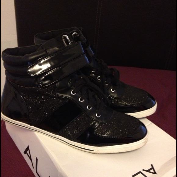 *RESERVED*🔥🔥Gently used Aldo Maxell Sneaker🔥🔥