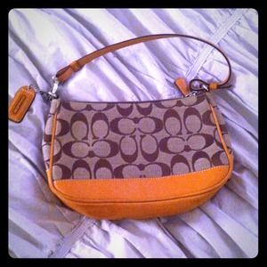 Coach signature bag: Brown logo with tan leather