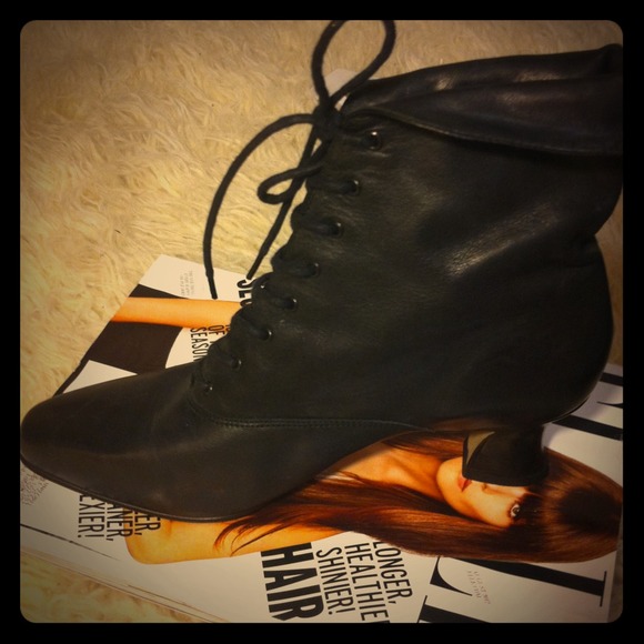 Vintage Nine West real leather boots