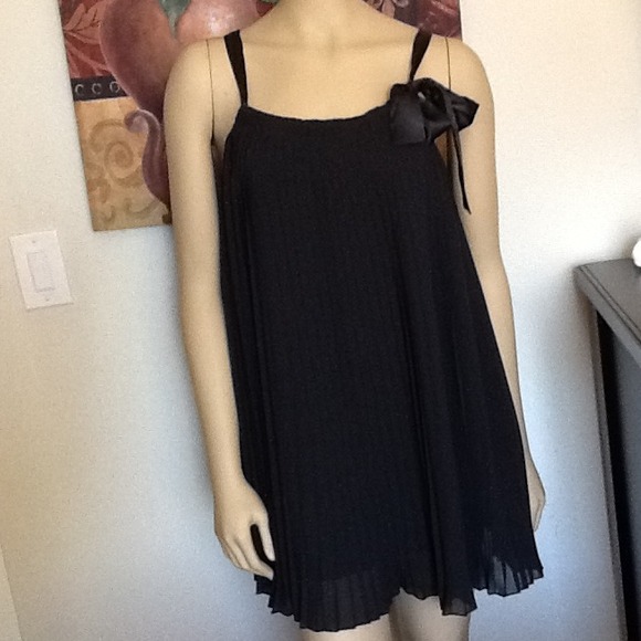 🚨Reduced🚨Black plated dress