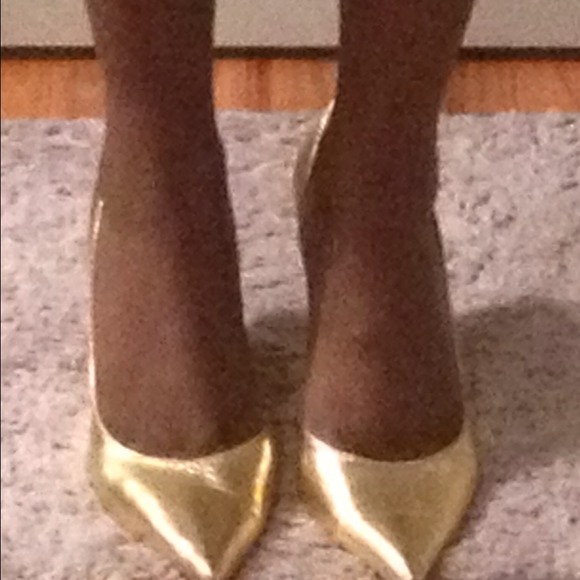 Nine West Gold Pumps - Picture 3 of 3