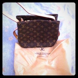 LV purse