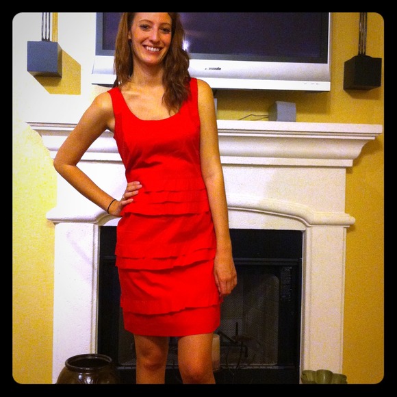 Hot pink ruffle dress - Picture 1 of 3
