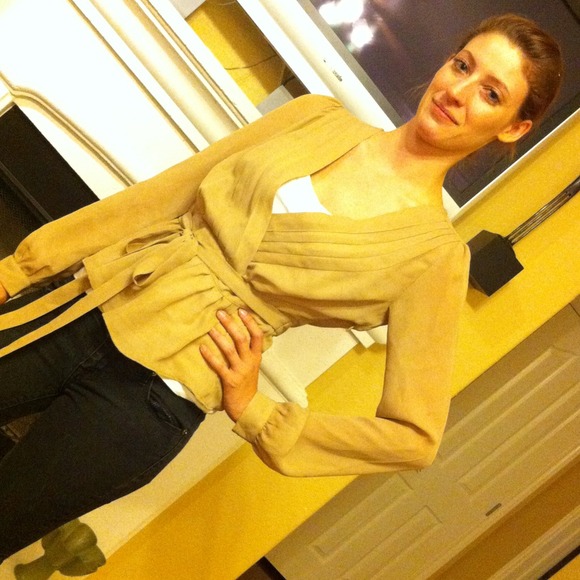 Balloon sleeve v neck top