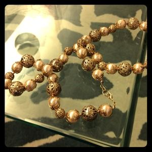 Gorgeous gold vintage piece!