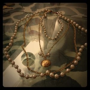 Pearl and gold multi-stranded!!
