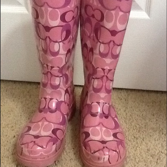 🔴SOLD🔴 Coach pink paisley rain boots