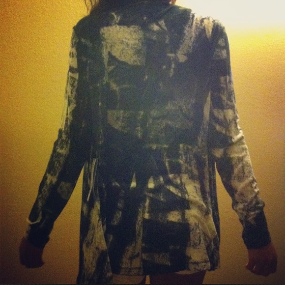 Cover up - Picture 2 of 3