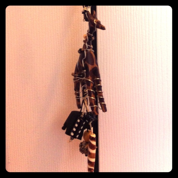 Unique Giraffe Necklace--NWT