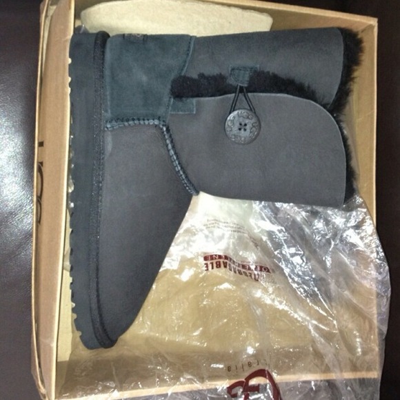 Uggz brand new in box