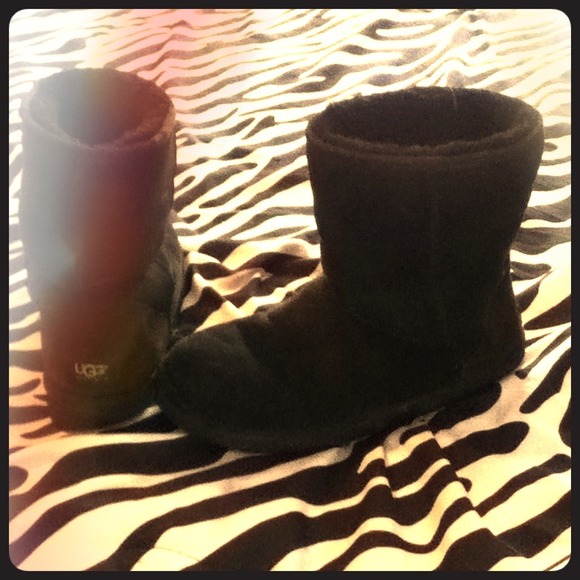 Black uggs