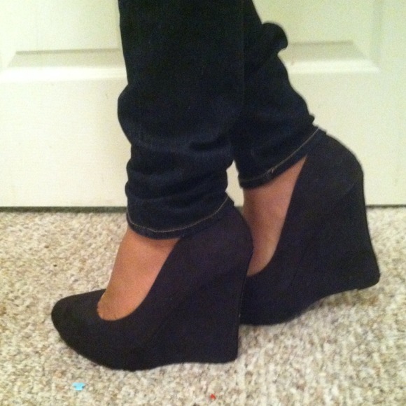 Reserved 👊 Black suede pumps - Picture 1 of 3