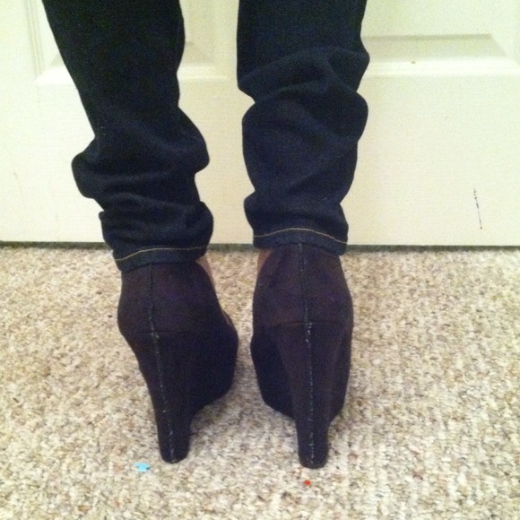 Reserved 👊 Black suede pumps - Picture 2 of 3