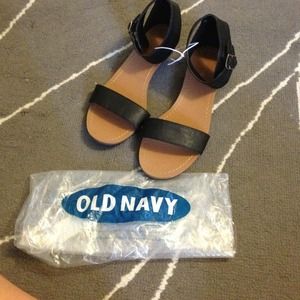 Brand new Old Navy cuffed sandal black, size 6