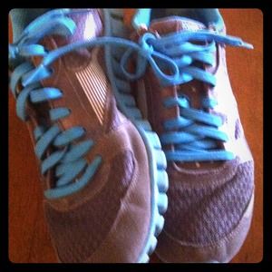 RESERVED! Rebook real flex ladies size 7.5