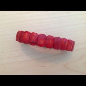 Coral stretch bracelet