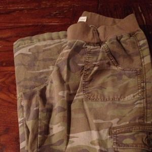 Camo-style ⭐old navy maternity pants
