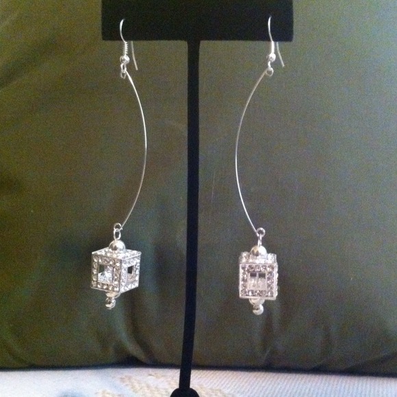Dangle Bling - Picture 2 of 4