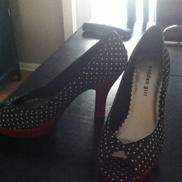 💥Reduced💥 Steve Madden peep toe pumps