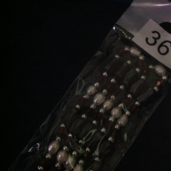Magnetic style glass bead and pearl necklace