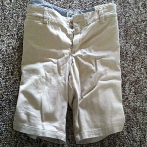 With tag! American eagle Knee length khaki shorts.