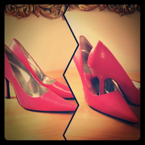 🔴Worn once🔴Pink pointed toe heels.