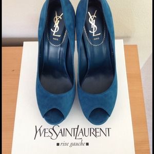 YSL Blue Suede pumps: size 40.