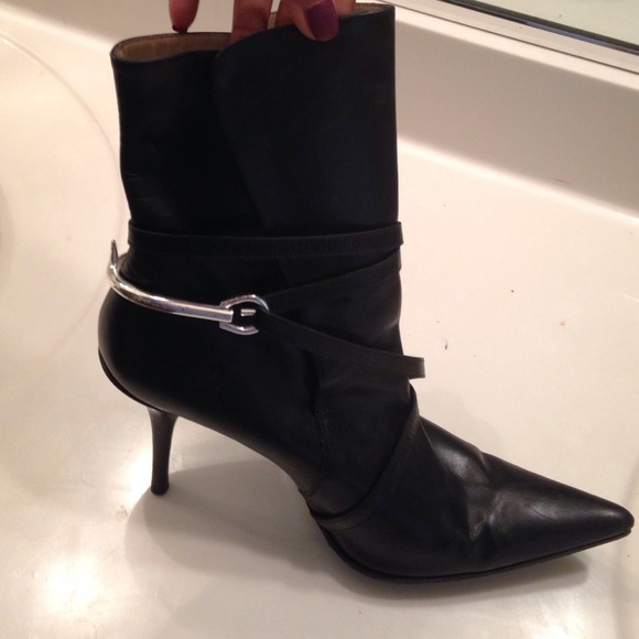 Michael Kors Black booties. fits a sz 8.5/9 - Picture 3 of 4