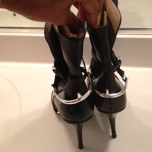 Michael Kors Black booties. fits a sz 8.5/9 - Picture 4 of 4