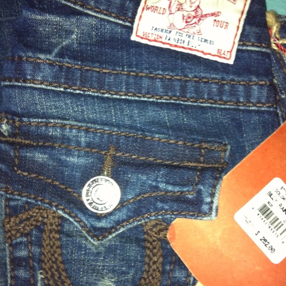 The jeans are brand new tag still on there - Picture 3 of 3