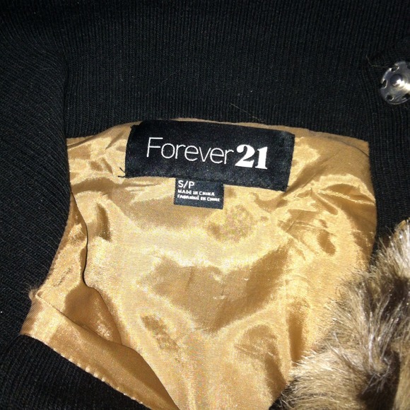 Forever 21 Vest Faux fur - Picture 2 of 2