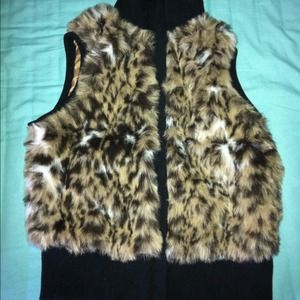 Forever 21 Vest Faux fur