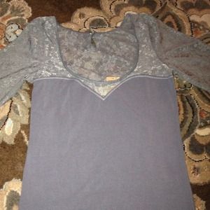 Lace front and back quarter sleeve shirt!