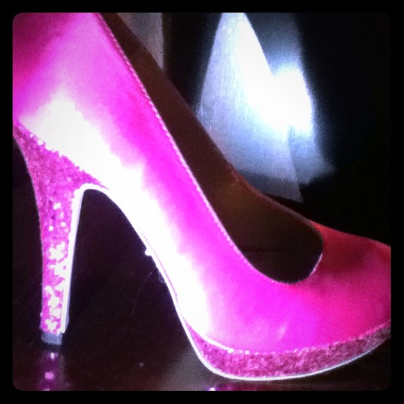 REDUCEDNever worn Madden Girl hot pink platforms!